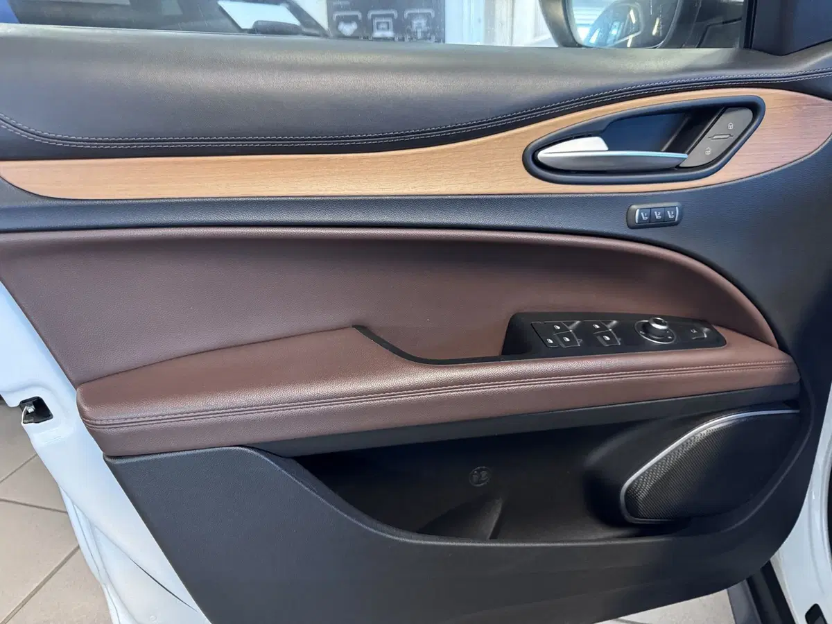 Alfa Romeo Stelvio usata a Messina (6)