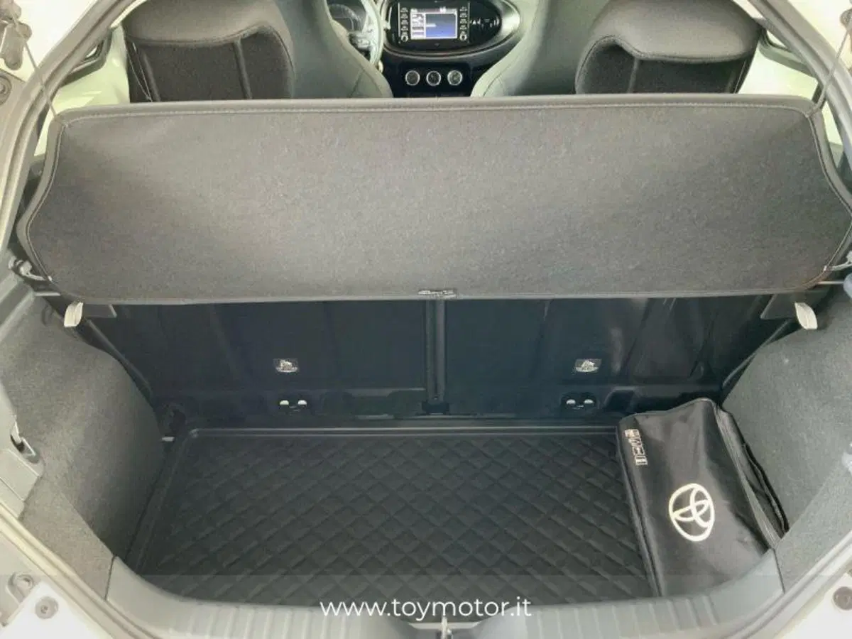 Toyota Aygo X usata a Perugia (7)