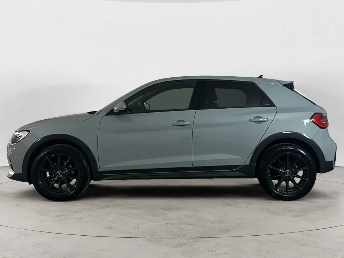 Audi A1 allstreet usata a Napoli (3)