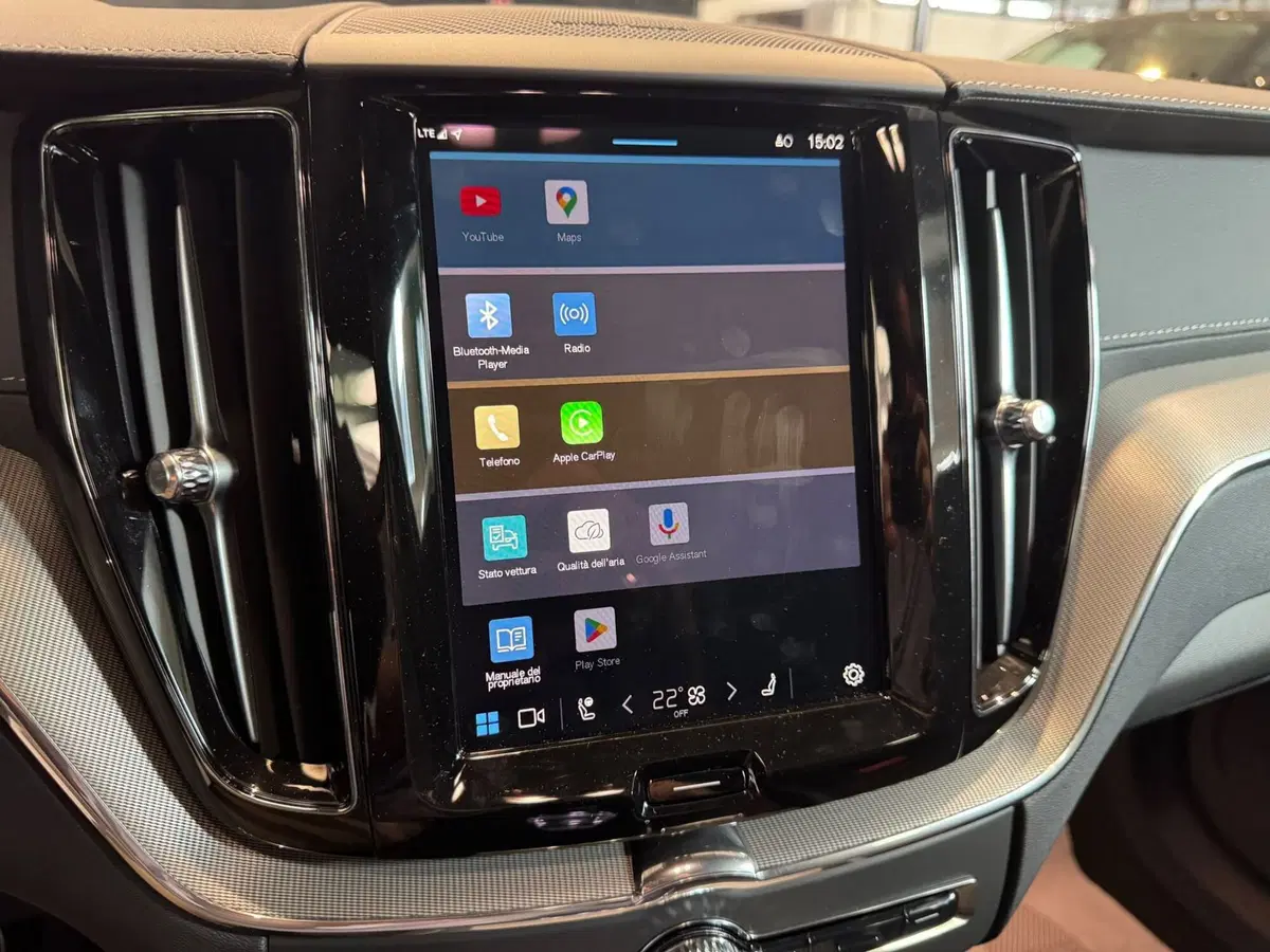Volvo XC60 nuova a Monza e Brianza (10)