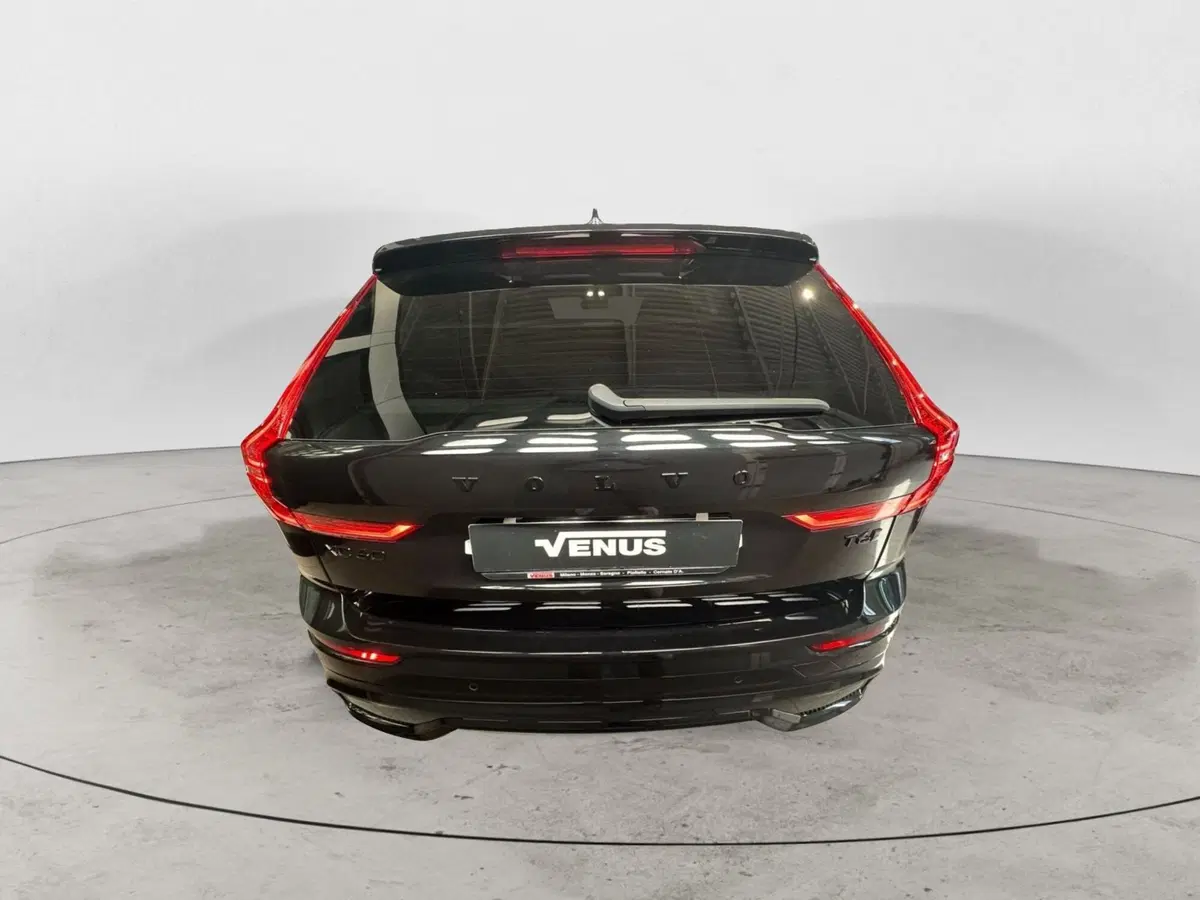 Volvo XC60 nuova a Monza e Brianza (5)
