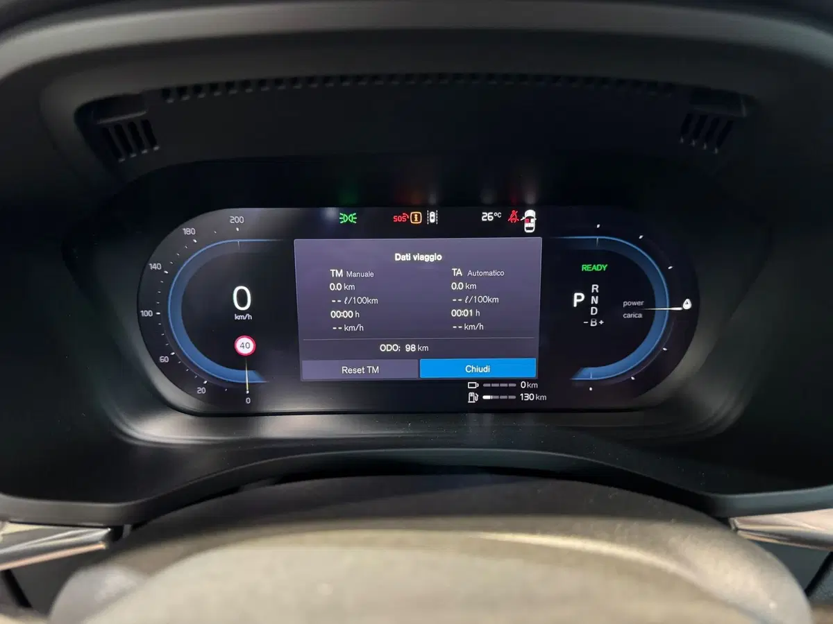 Volvo XC60 nuova a Monza e Brianza (7)