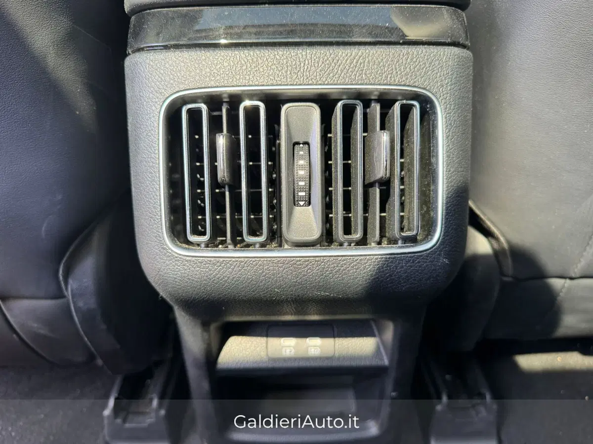 Byd Seal U DM-i usata a Salerno (17)