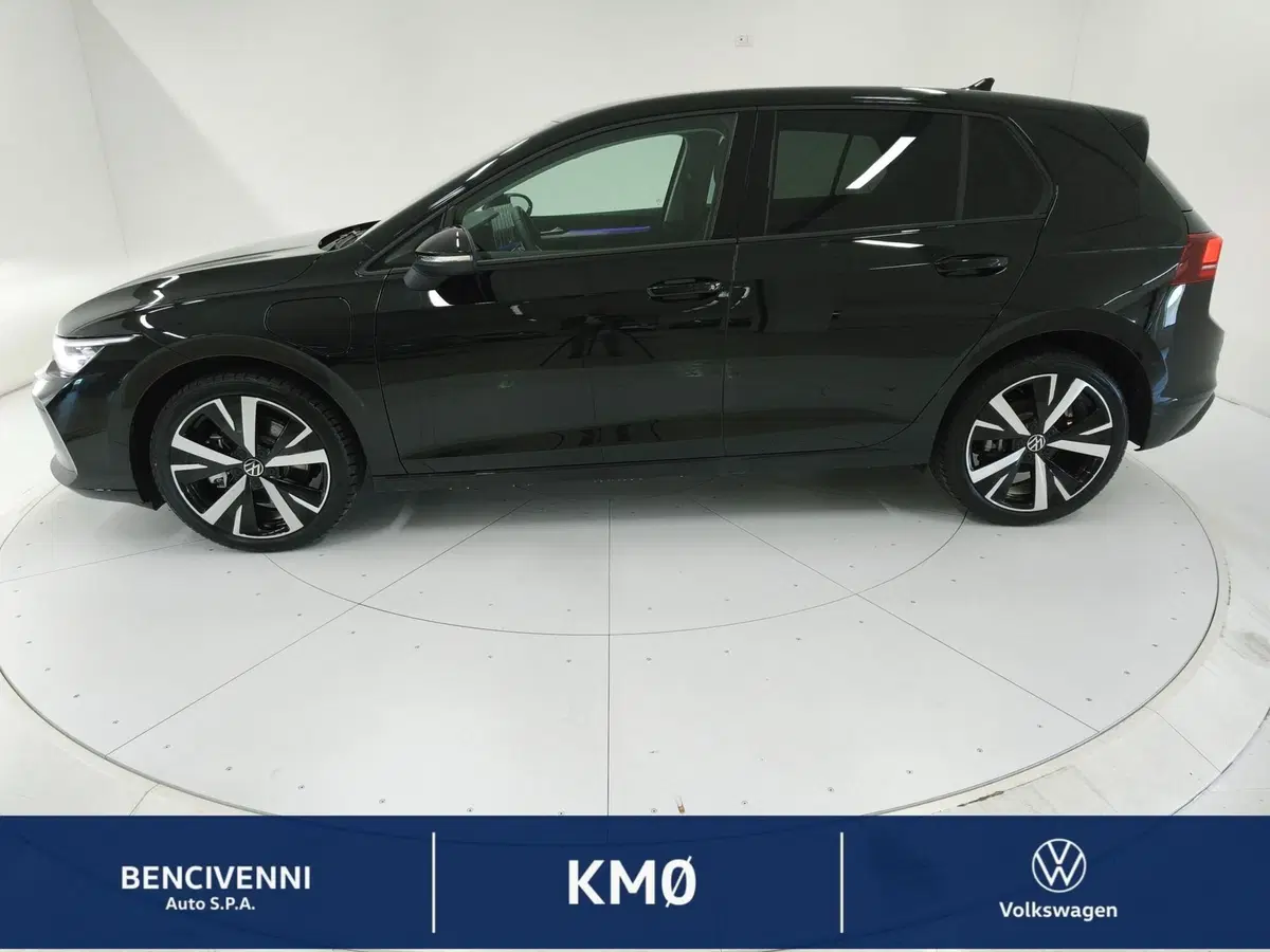 Volkswagen Golf nuova a Catanzaro (12)