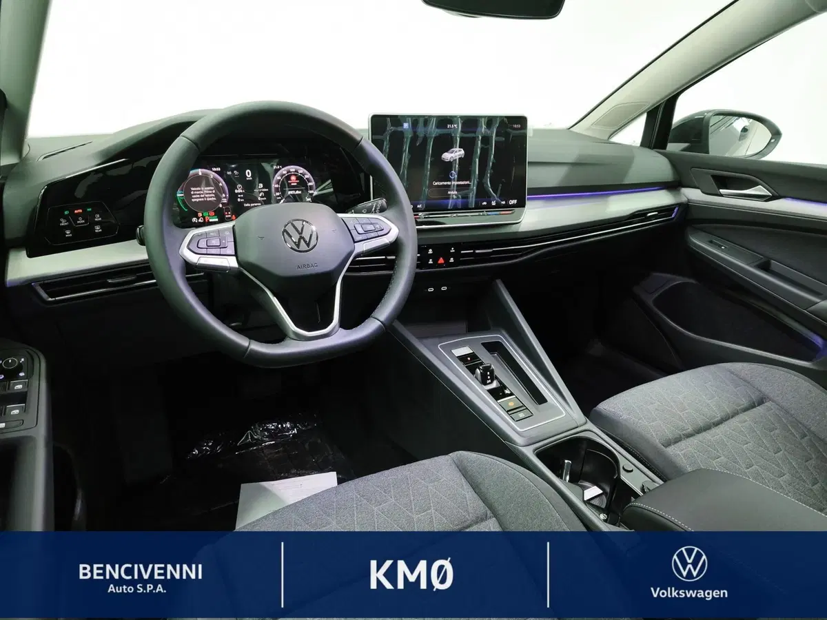Volkswagen Golf nuova a Catanzaro (18)