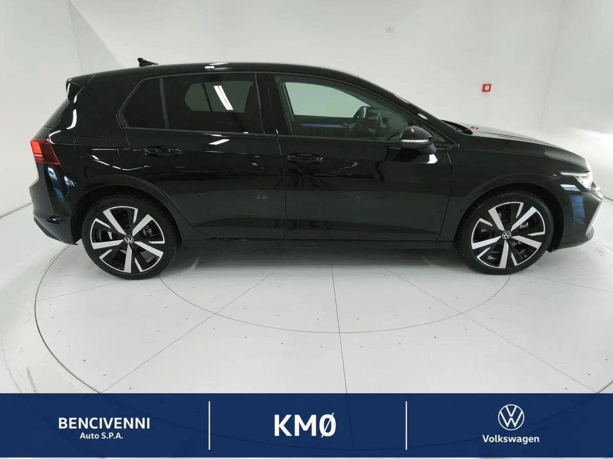 Volkswagen Golf nuova a Catanzaro (5)