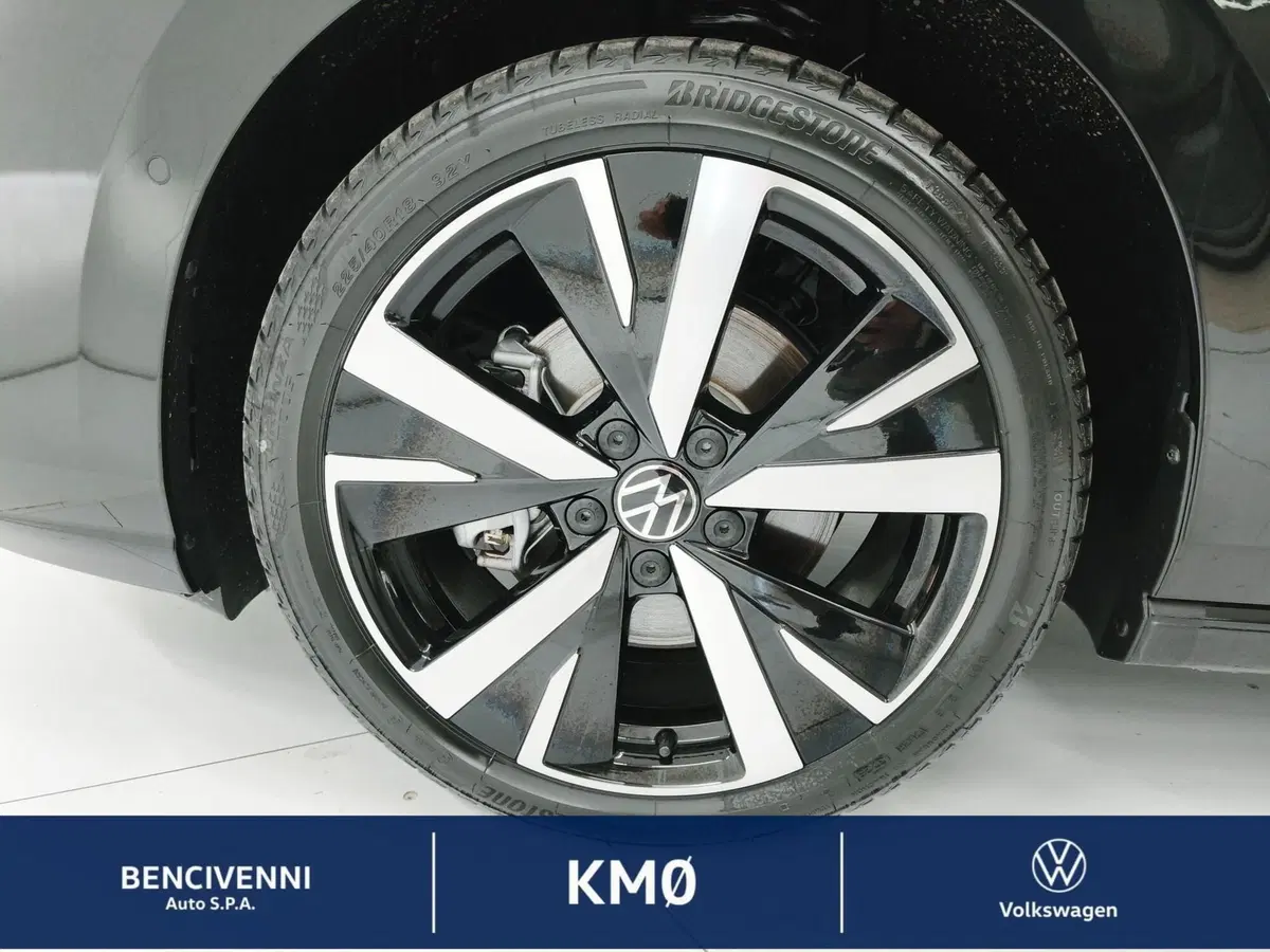 Volkswagen Golf nuova a Catanzaro (6)