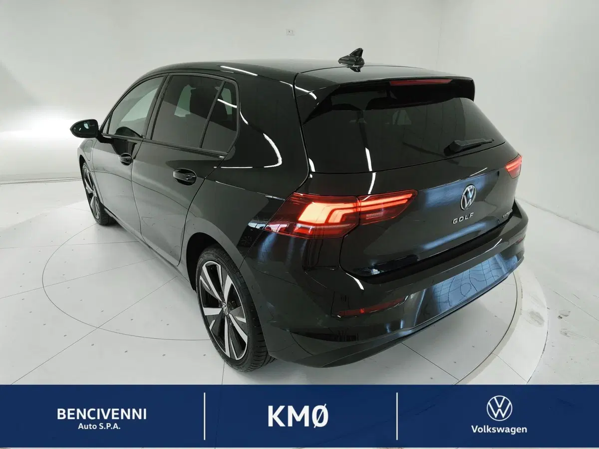 Volkswagen Golf nuova a Catanzaro (9)