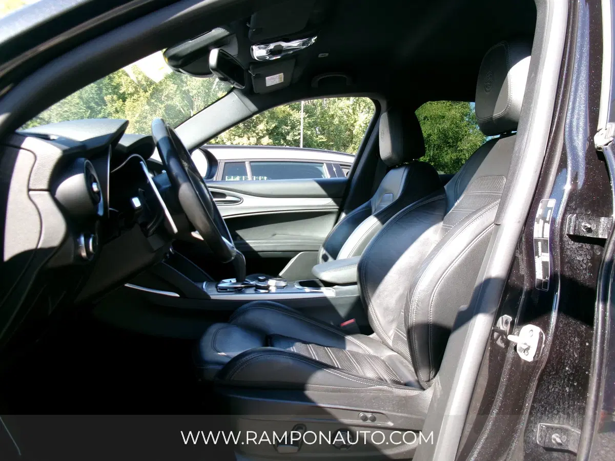 Alfa Romeo Stelvio usata a Venezia (11)