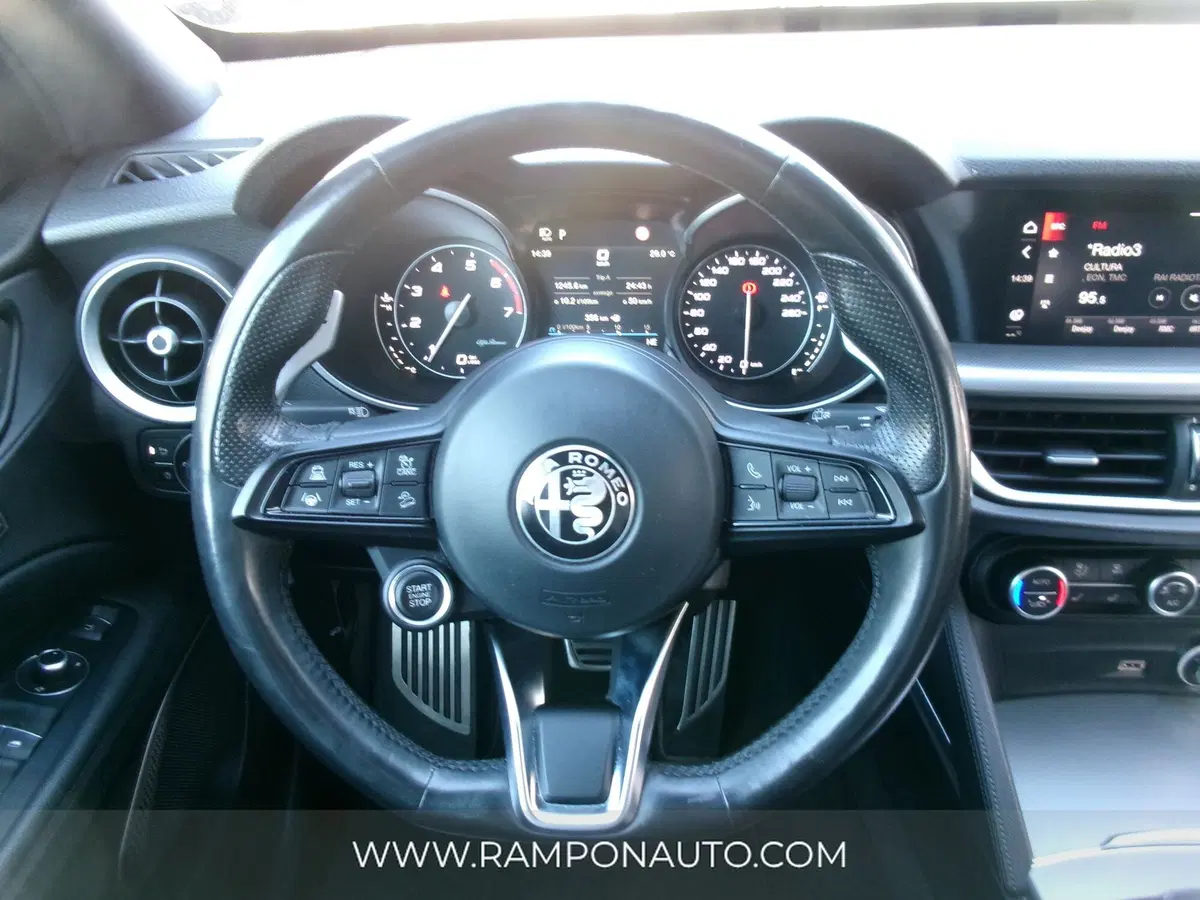 Alfa Romeo Stelvio usata a Venezia (13)
