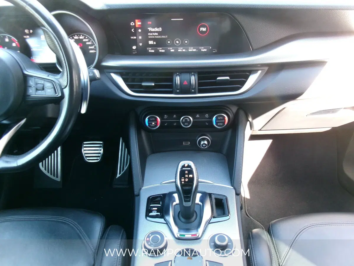 Alfa Romeo Stelvio usata a Venezia (15)
