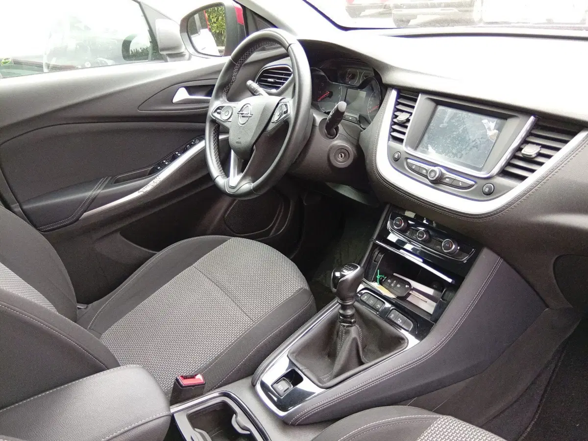 Opel Grandland X usata a Catania (11)