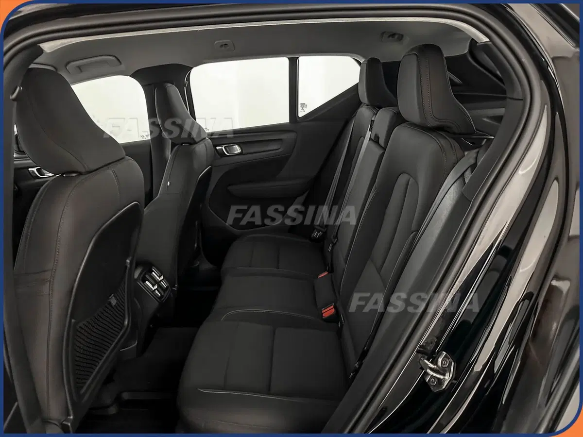 Volvo XC40 usata a Milano (10)
