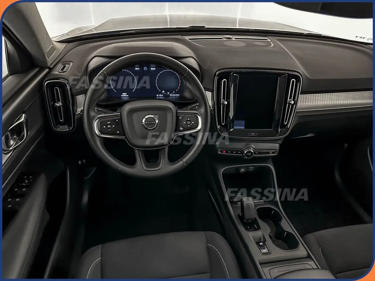 Volvo XC40 usata a Milano (11)