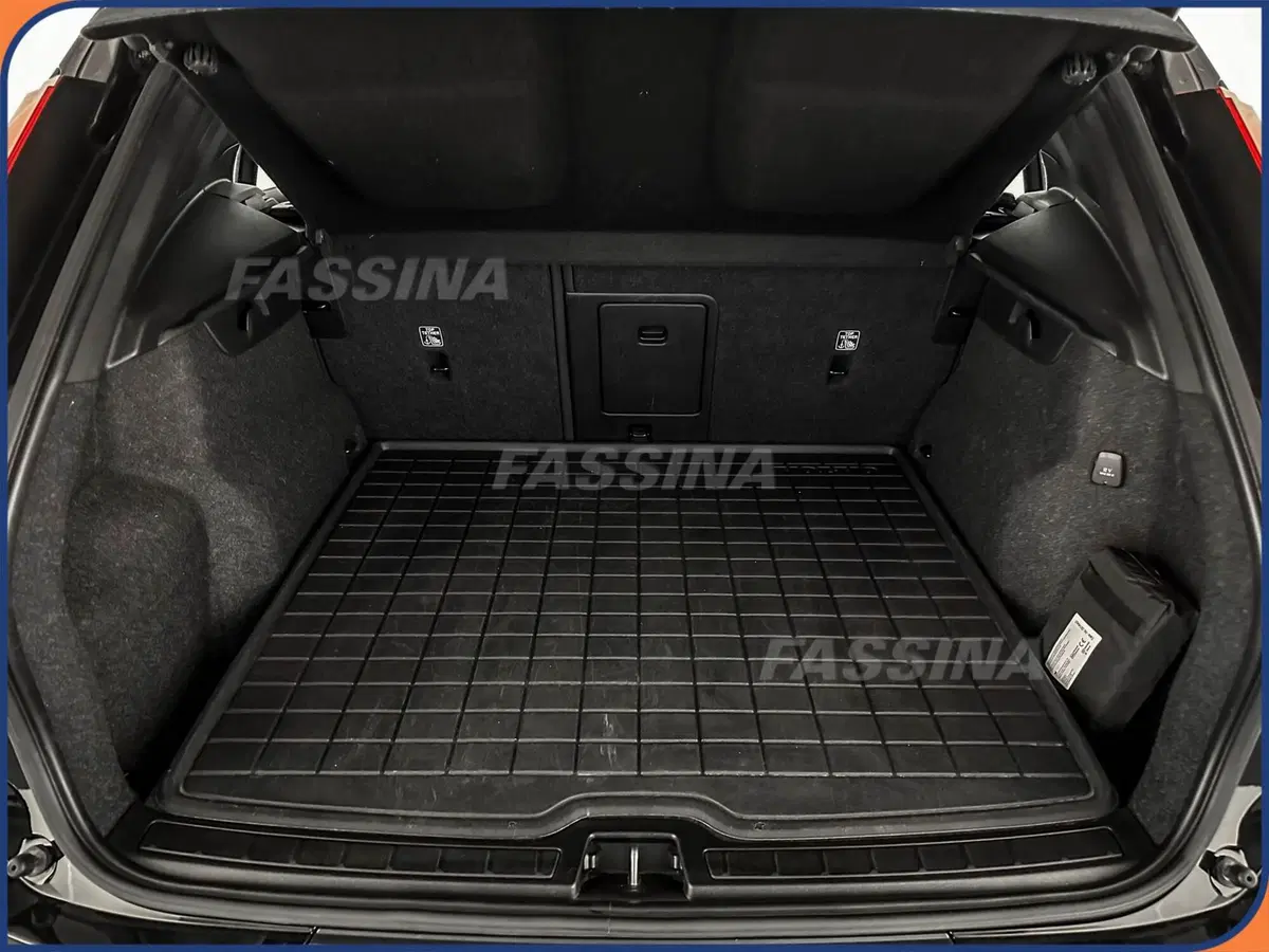 Volvo XC40 usata a Milano (12)