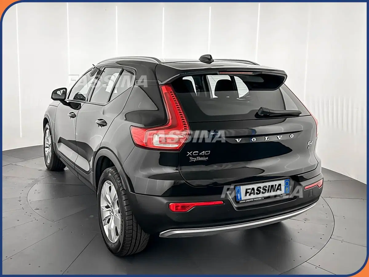 Volvo XC40 usata a Milano (4)