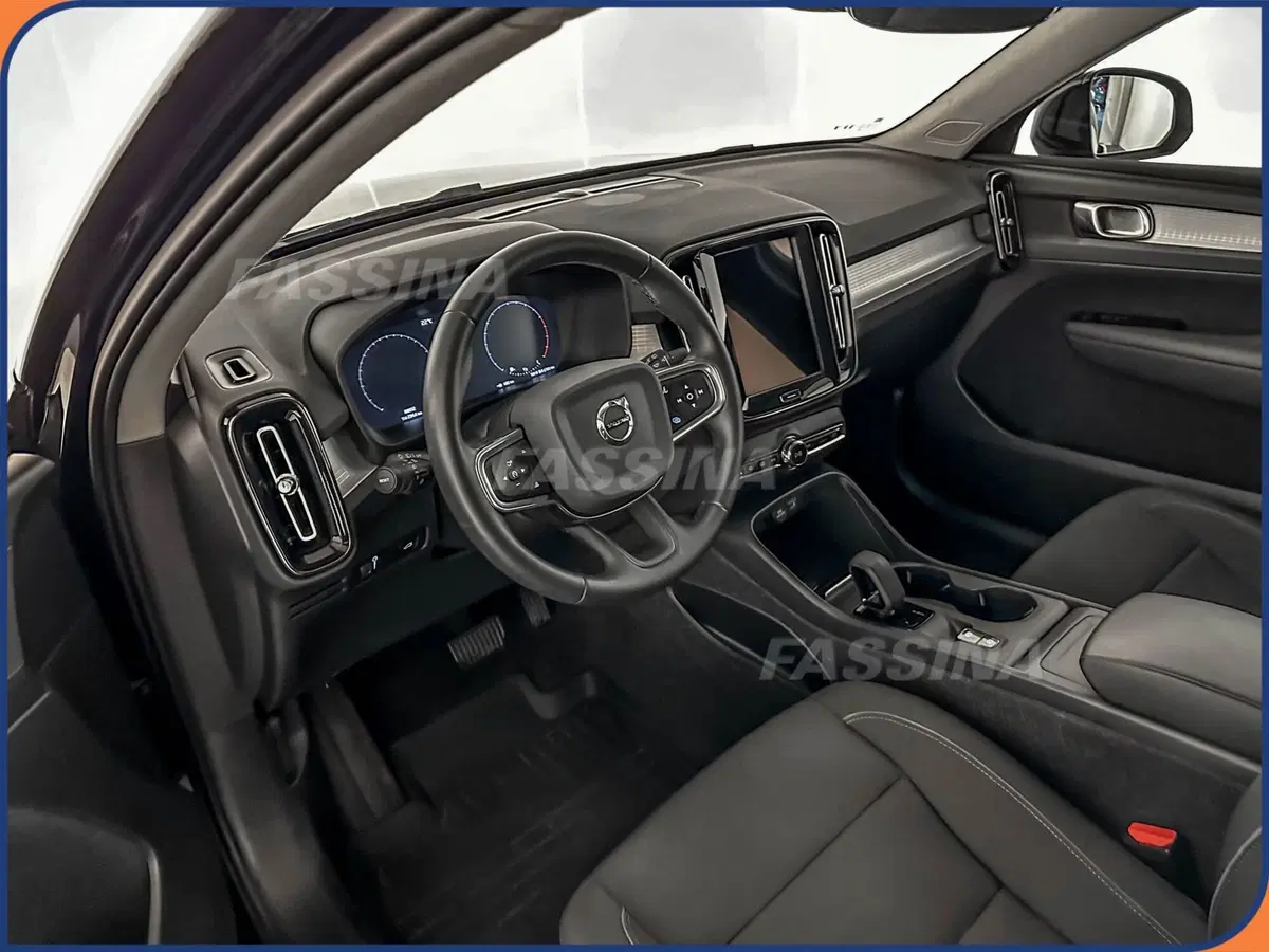 Volvo XC40 usata a Milano (9)