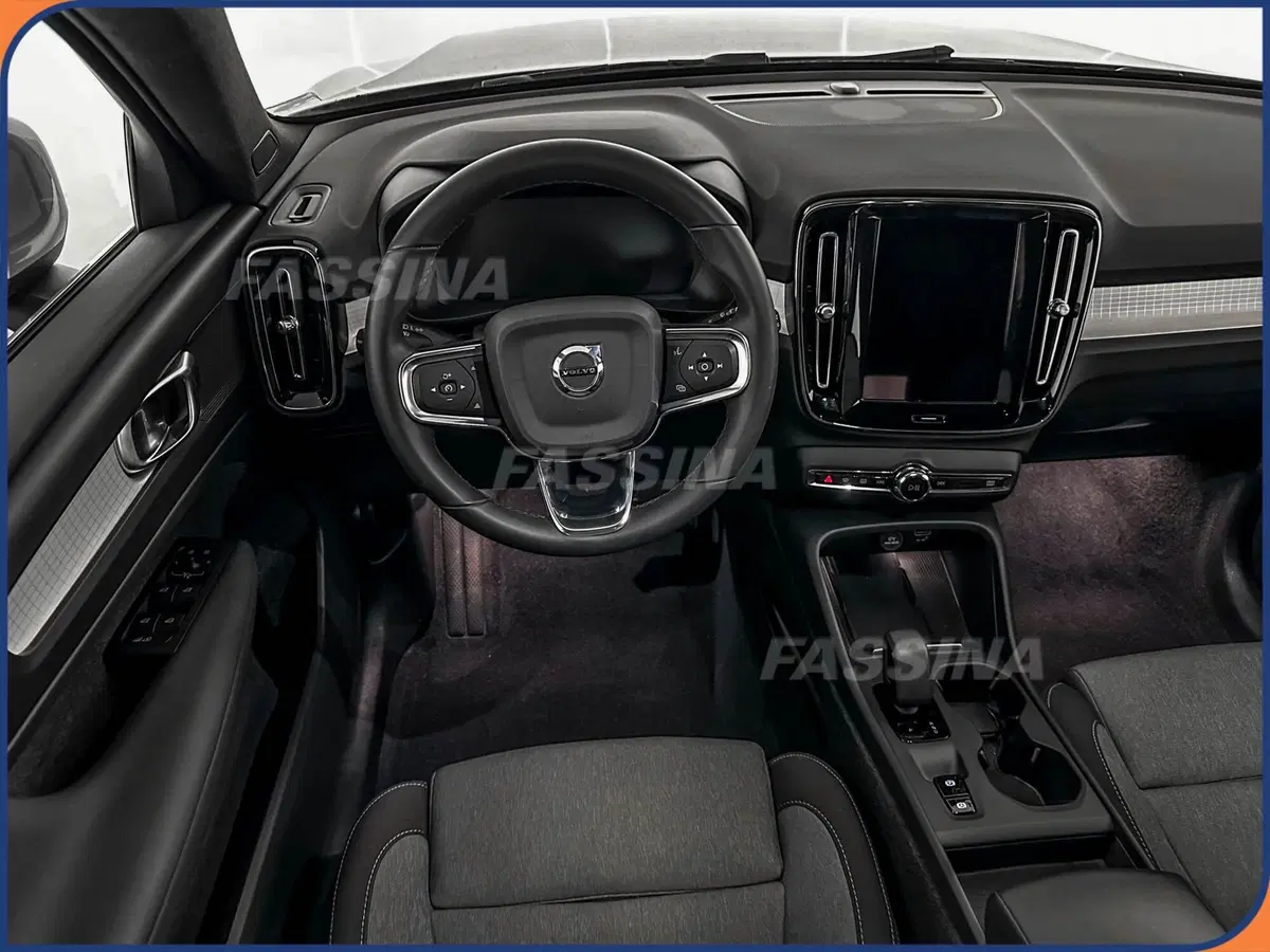 Volvo XC40 usata a Milano (11)