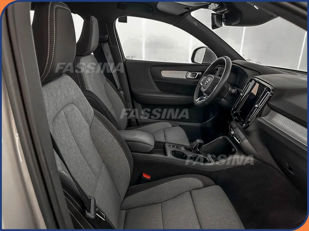 Volvo XC40 usata a Milano (14)
