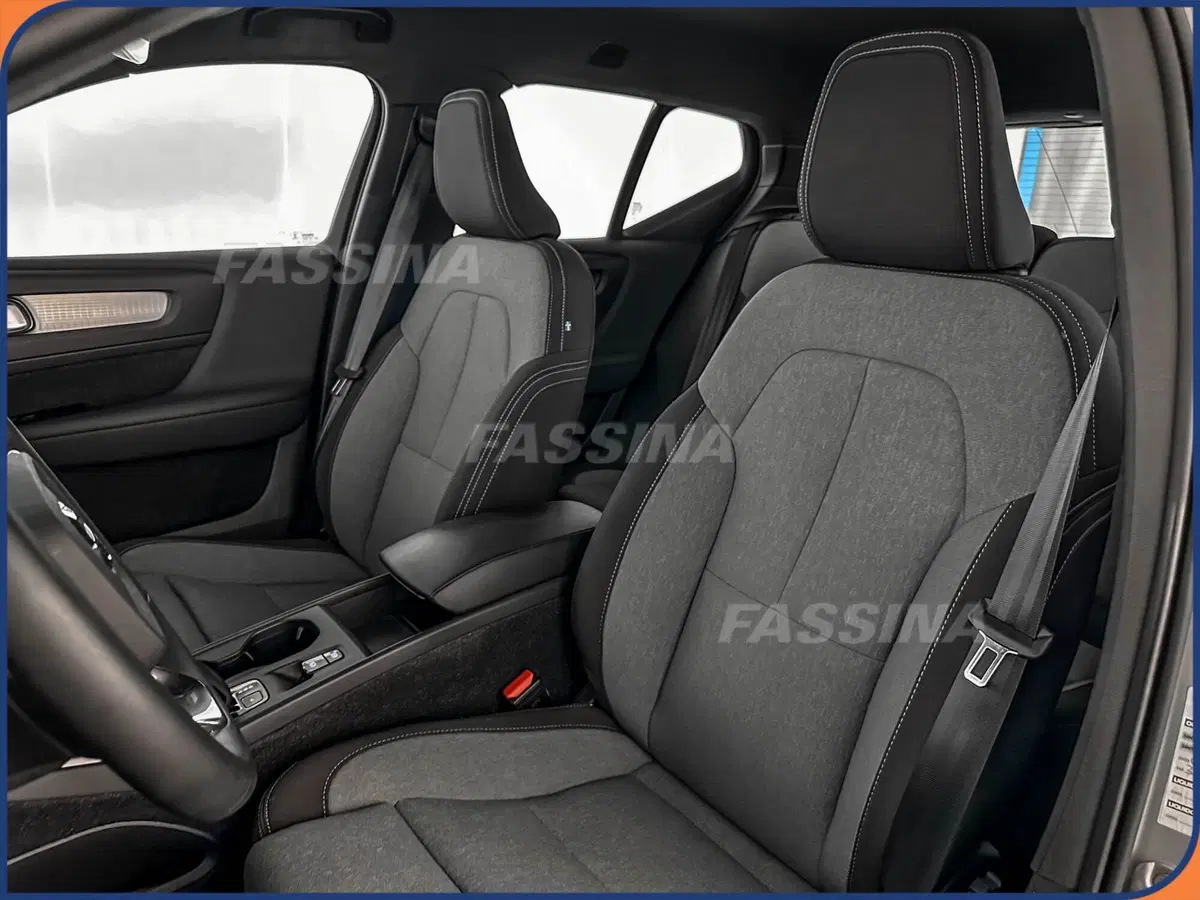 Volvo XC40 usata a Milano (8)
