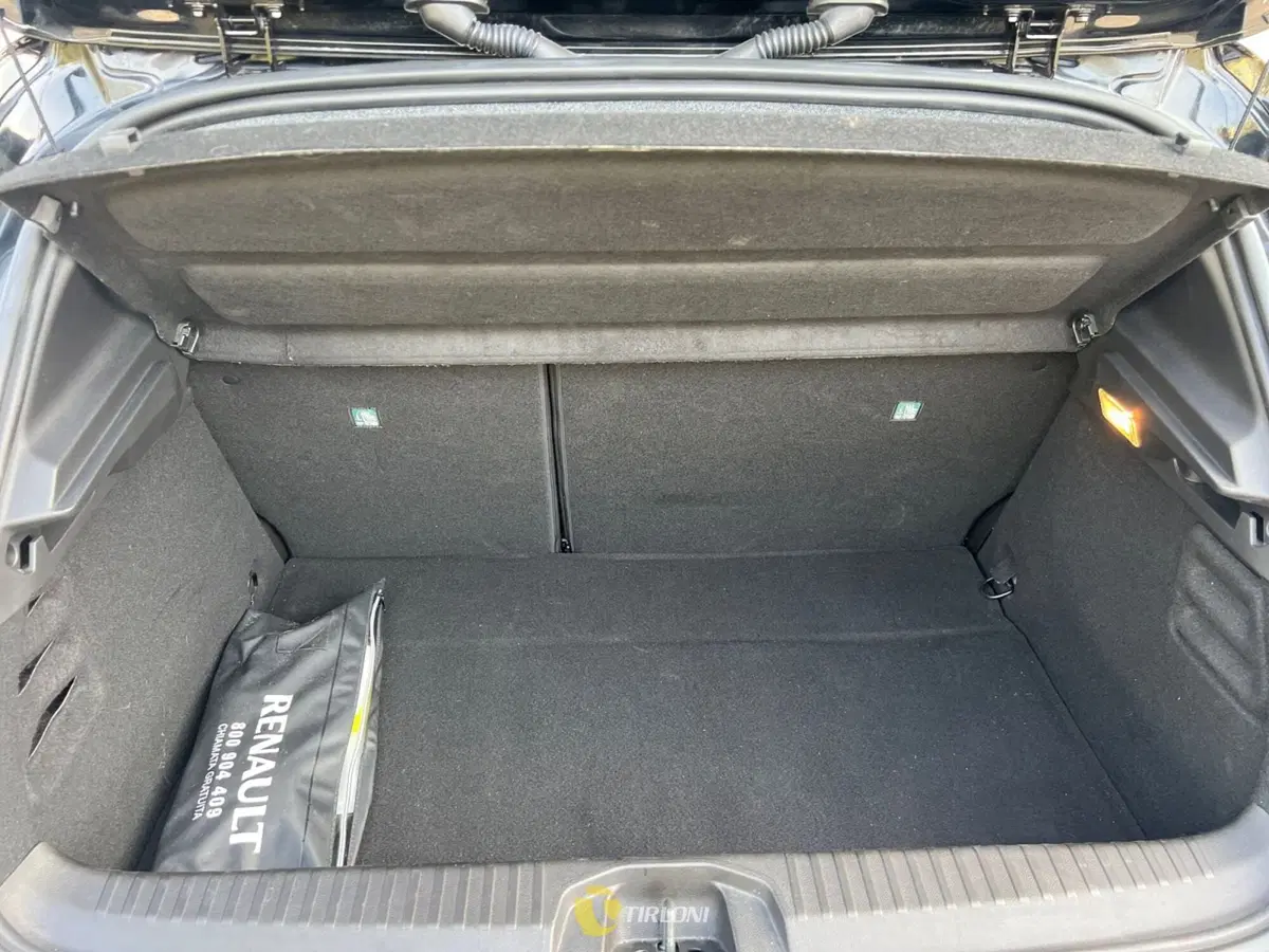 Renault Clio usata a Milano (17)