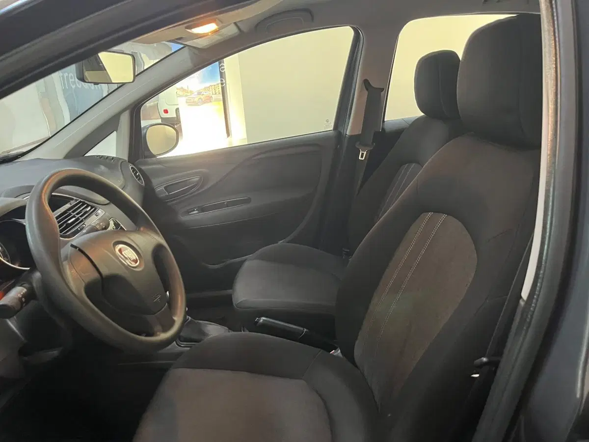 Fiat Punto usata a Lucca (10)