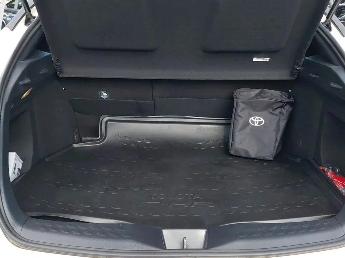 Toyota Toyota C-HR usata a Cagliari (5)