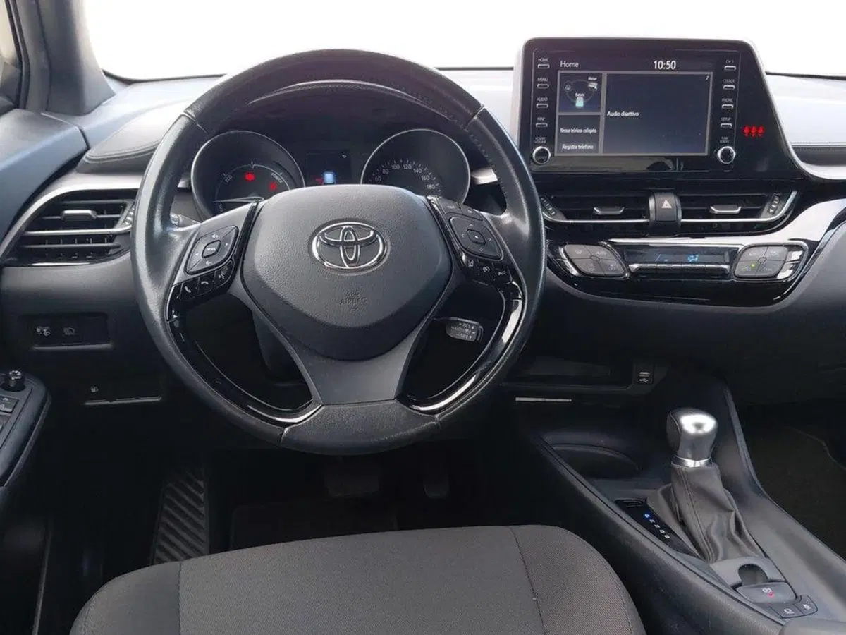 Toyota Toyota C-HR usata a Cagliari (7)