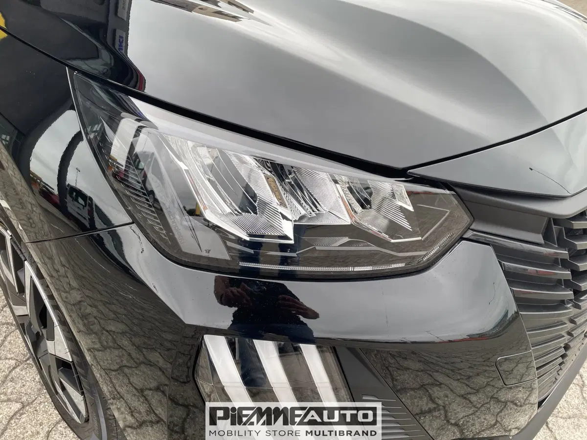 Peugeot 208 nuova a Parma (10)