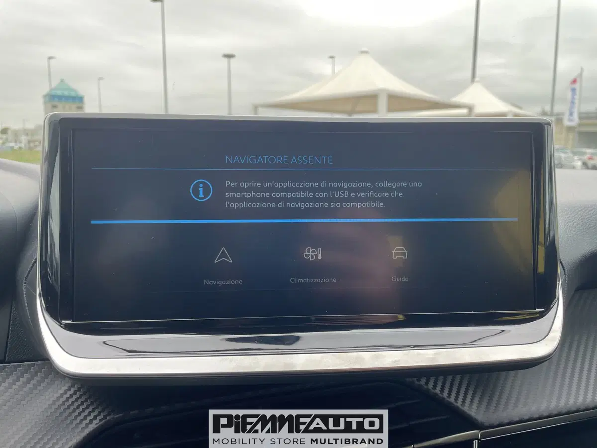 Peugeot 208 nuova a Parma (17)