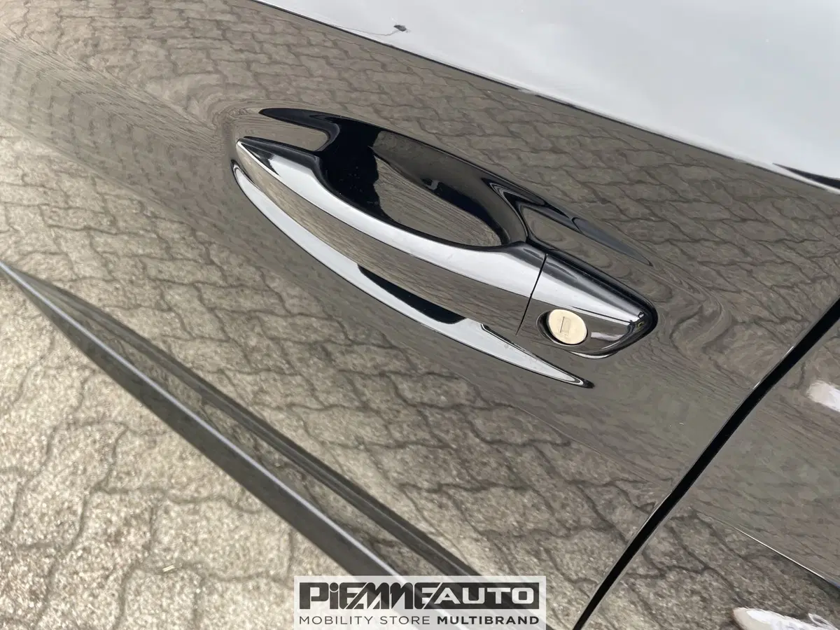 Peugeot 208 nuova a Parma (19)