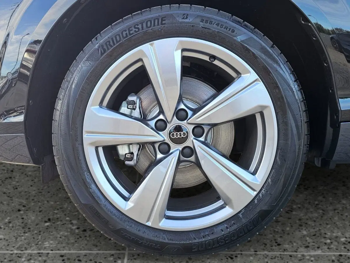 Audi Q3 Sportback nuova a Bari (14)