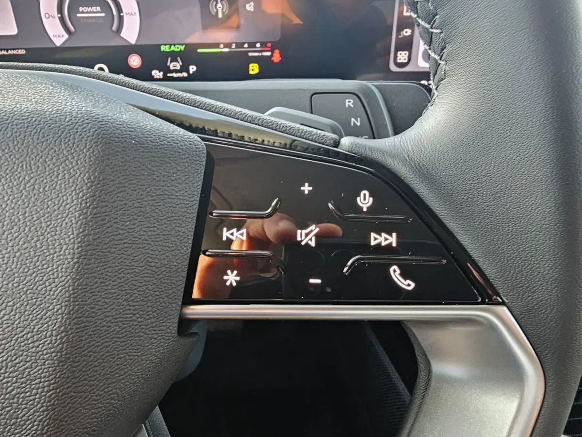 Audi Q3 Sportback nuova a Bari (8)
