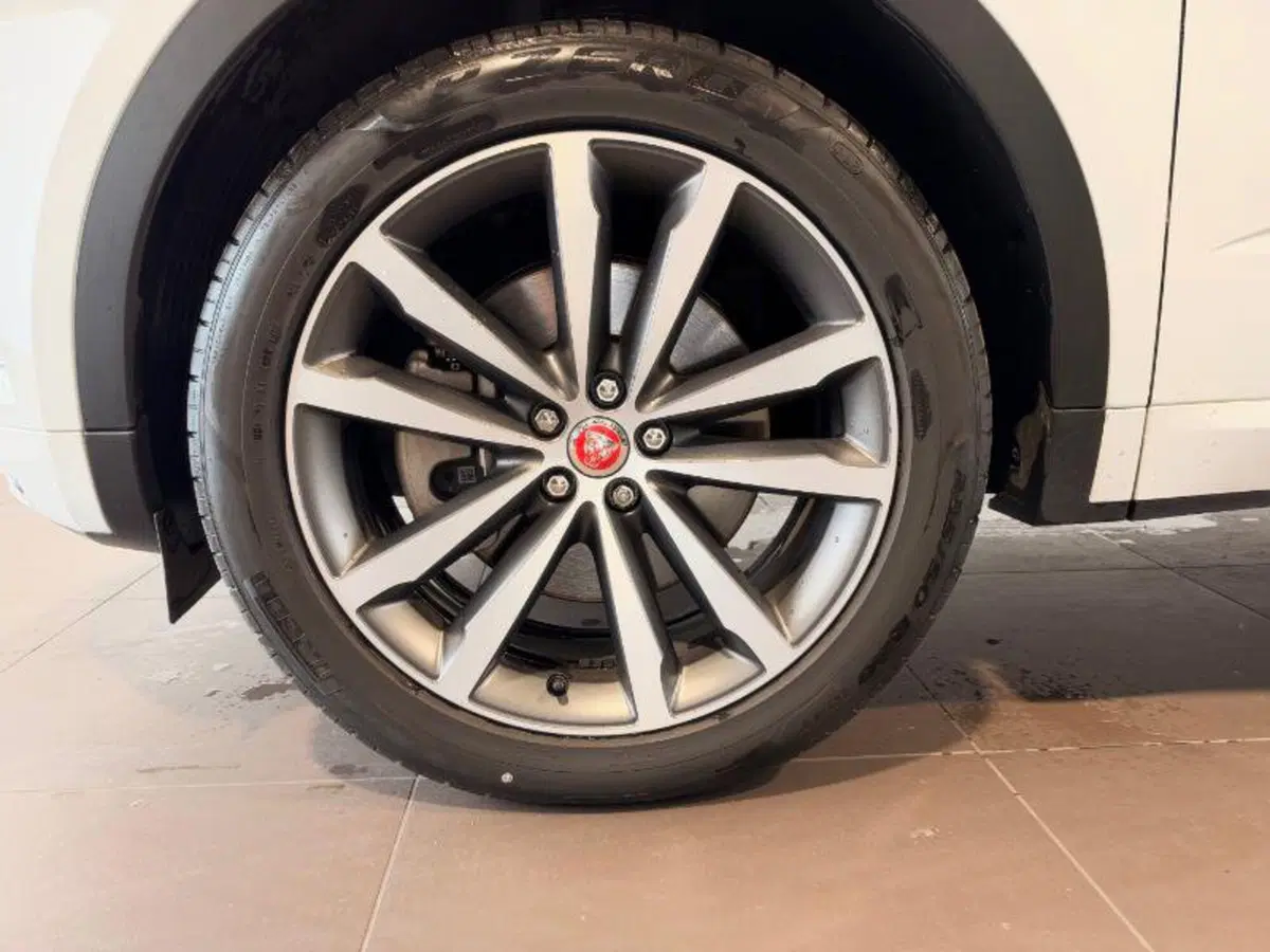 Jaguar E-Pace usata a Venezia (11)