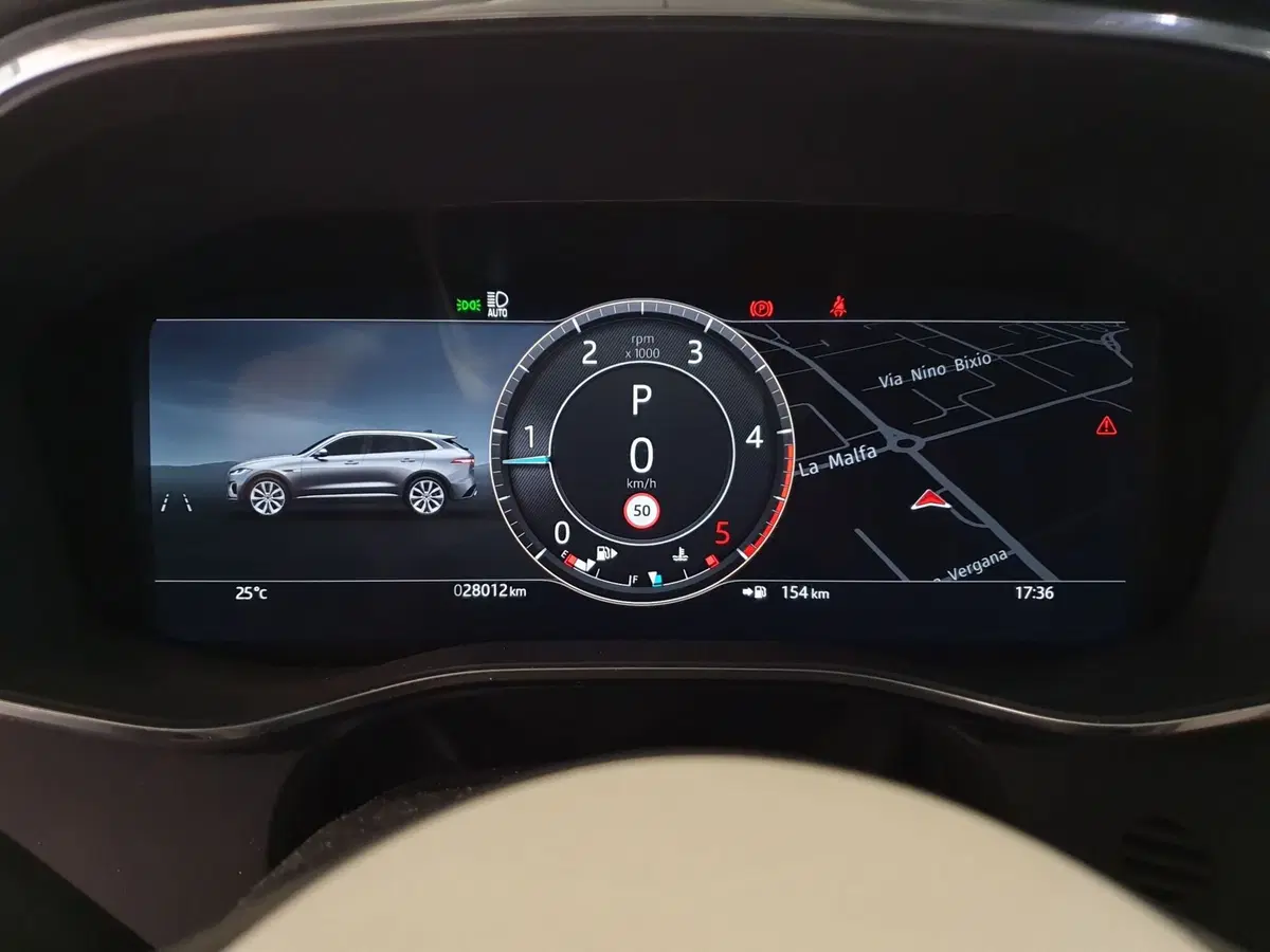 Jaguar F-Pace usata a Monza e Brianza (19)
