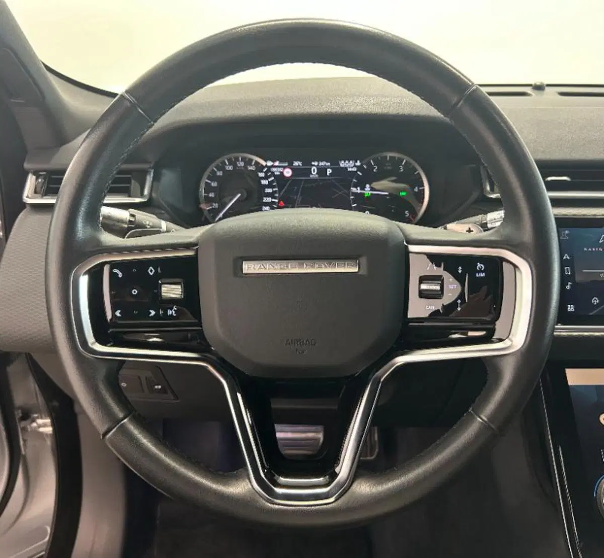 Land Rover Range Rover Velar usata a Venezia (18)