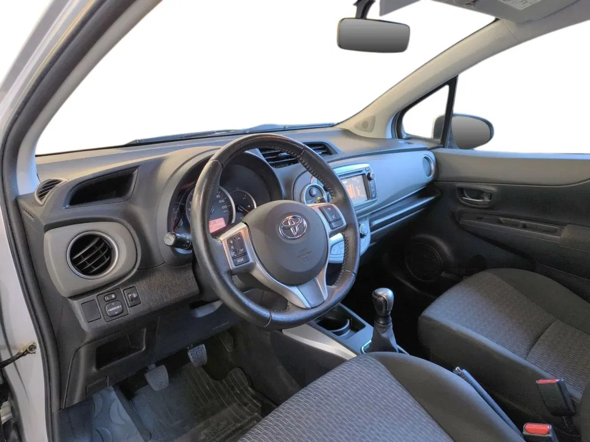 Toyota Yaris usata a Udine (10)