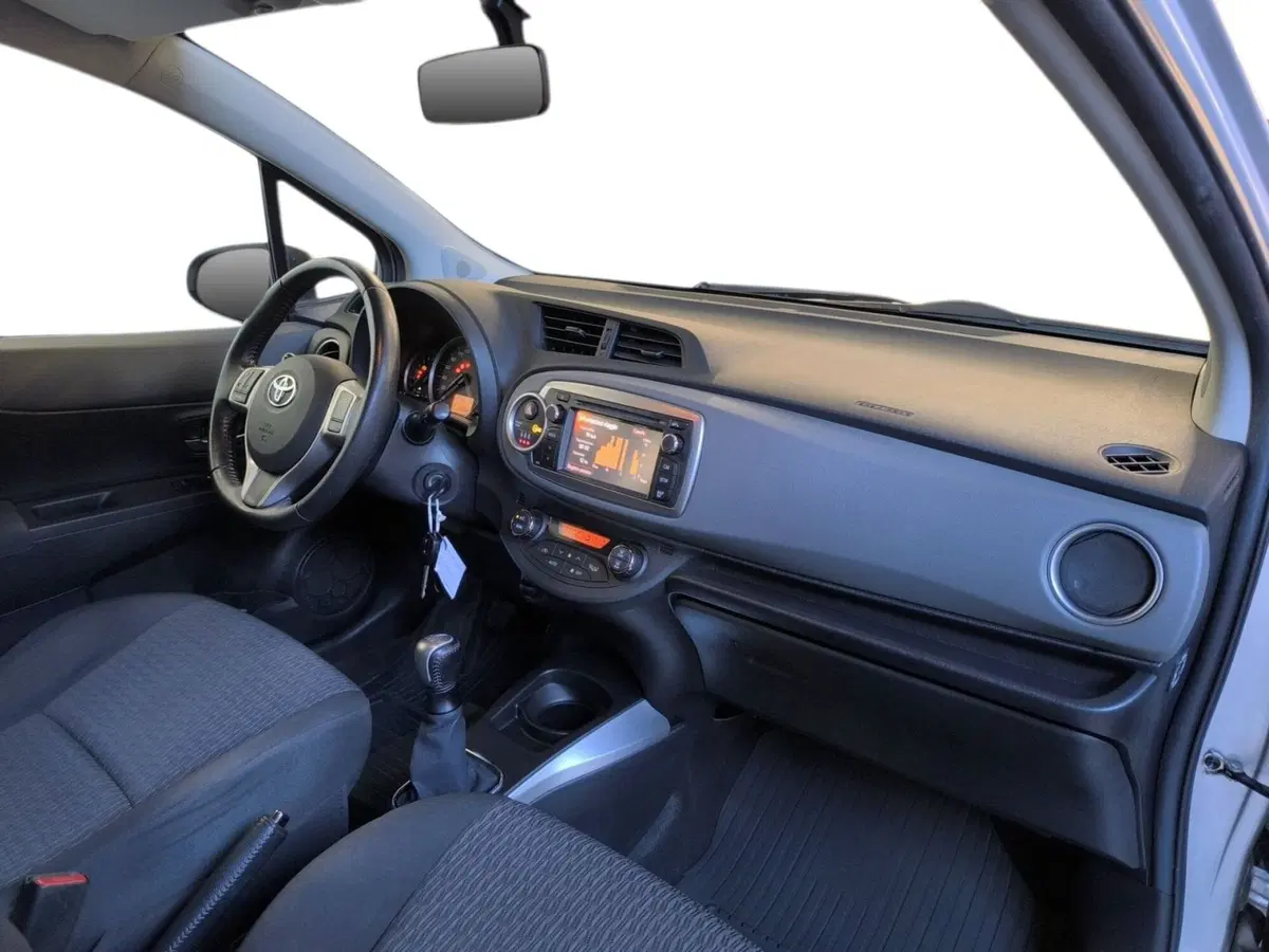 Toyota Yaris usata a Udine (12)