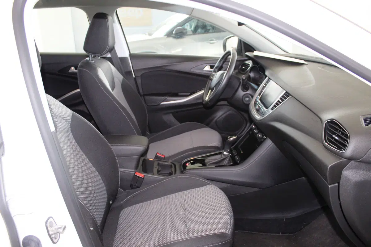 Opel Grandland X usata a Terni (8)