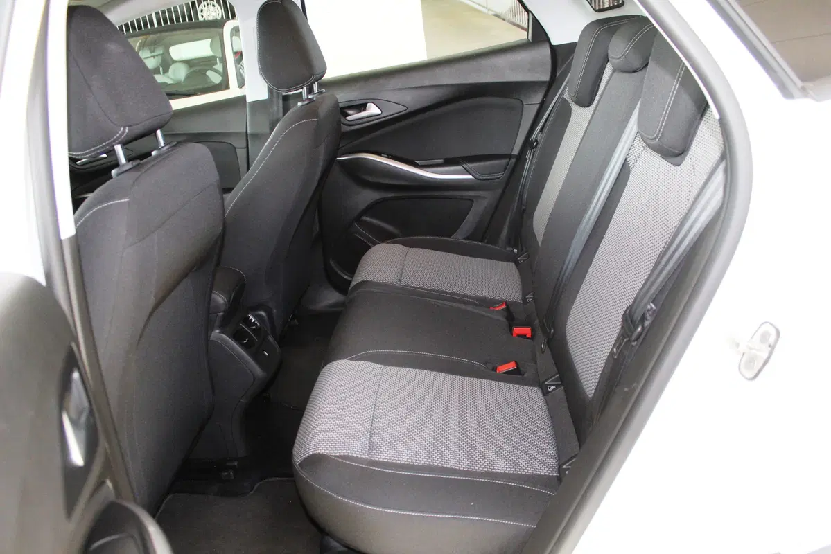 Opel Grandland X usata a Terni (9)