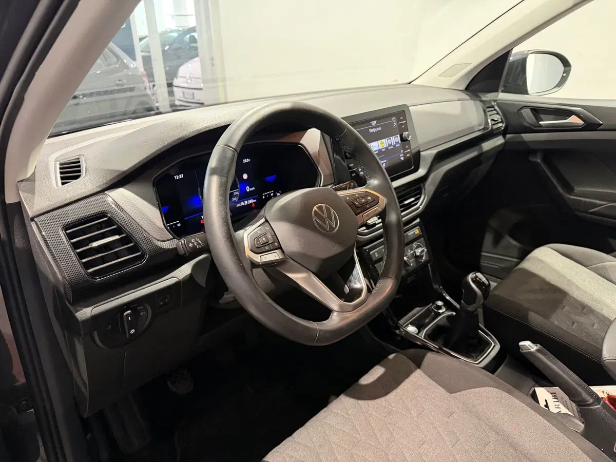 Volkswagen T-Cross usata a Genova (8)