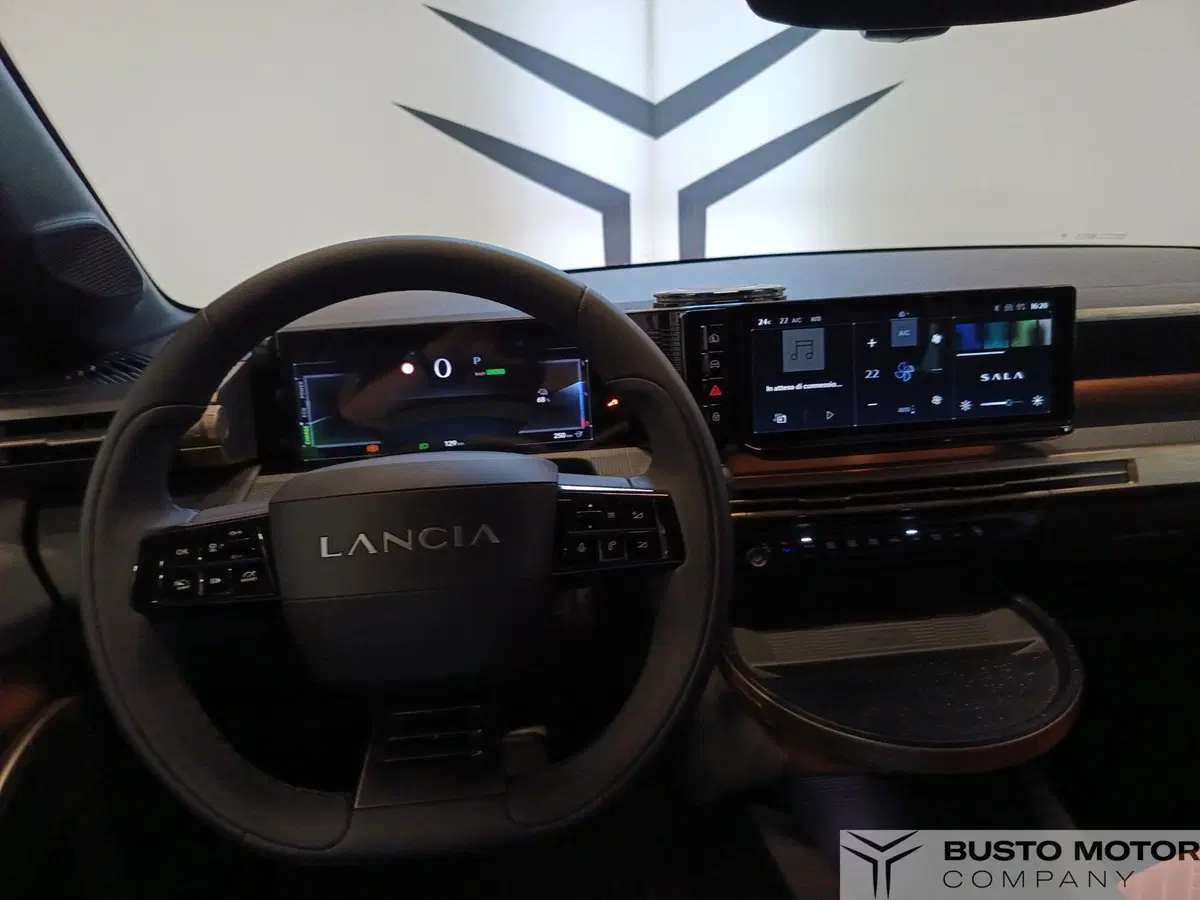 Lancia Ypsilon nuova a Varese (11)