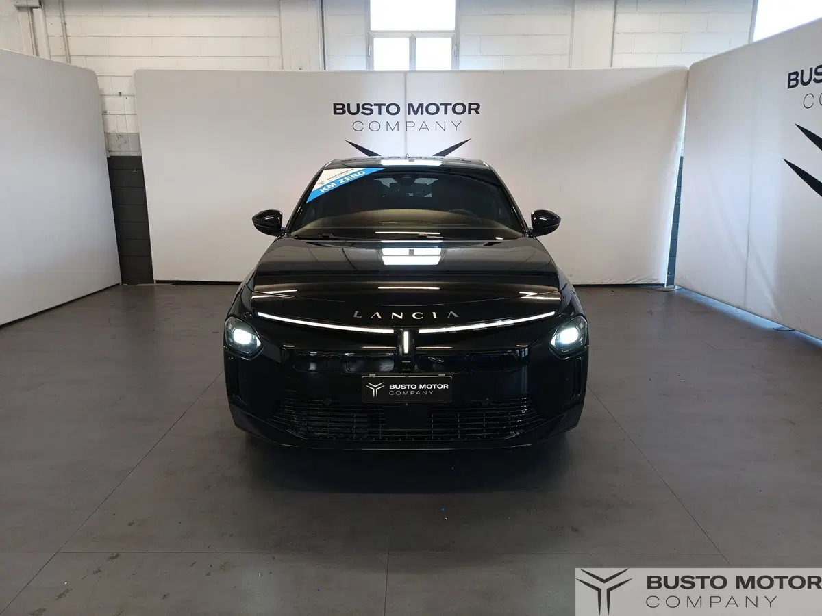 Lancia Ypsilon nuova a Varese (2)