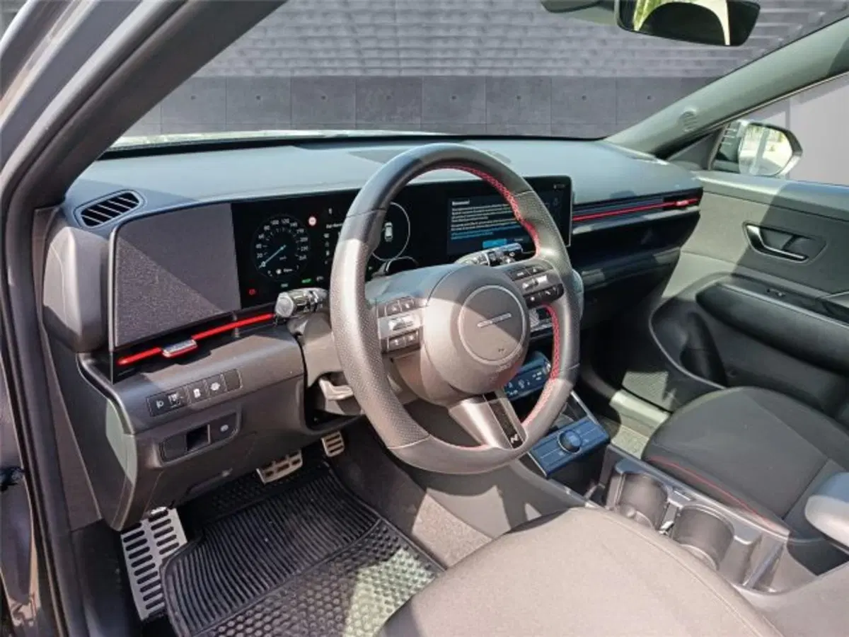 Hyundai Kona usata a Bari (10)