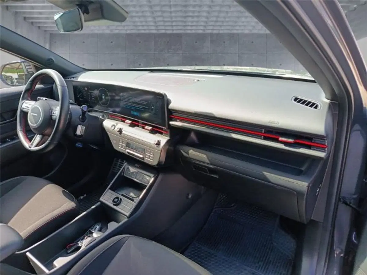 Hyundai Kona usata a Bari (12)