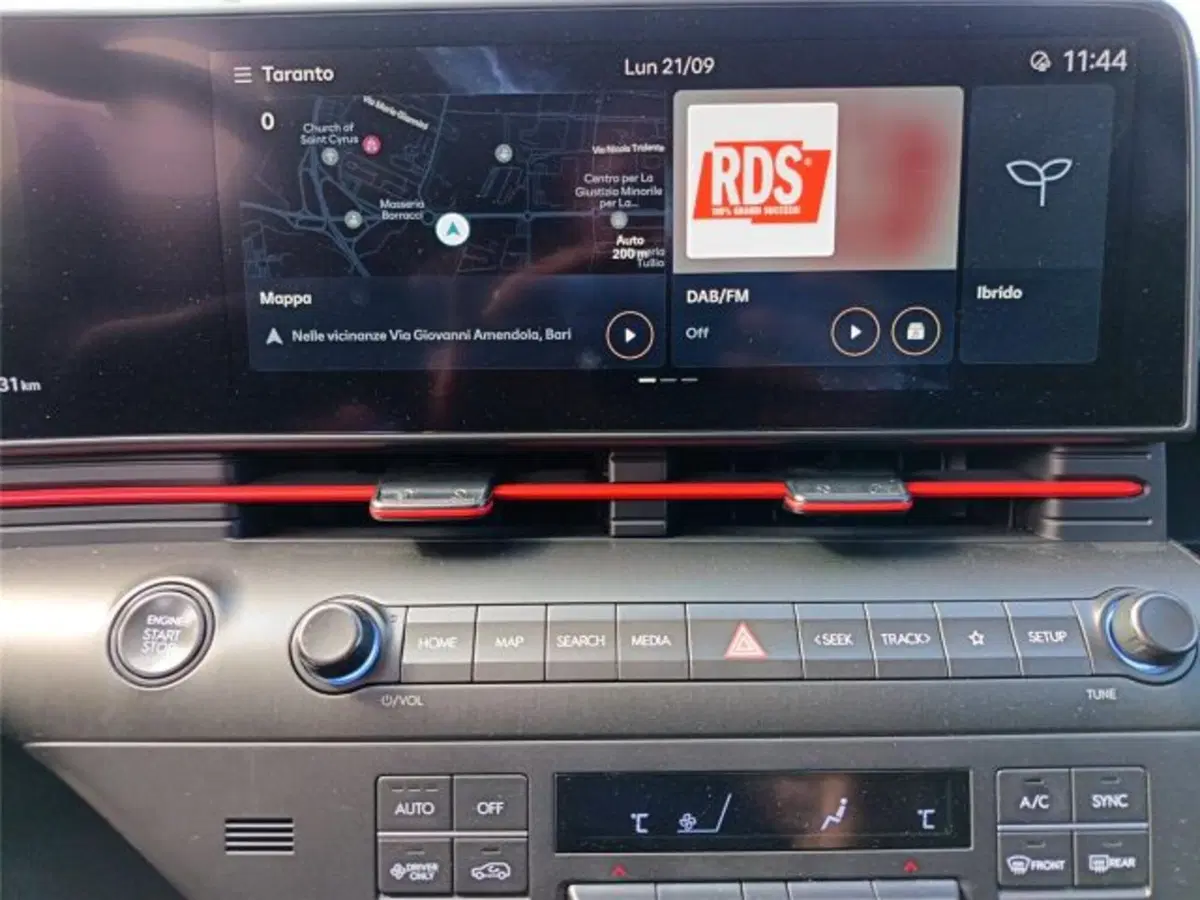 Hyundai Kona usata a Bari (16)