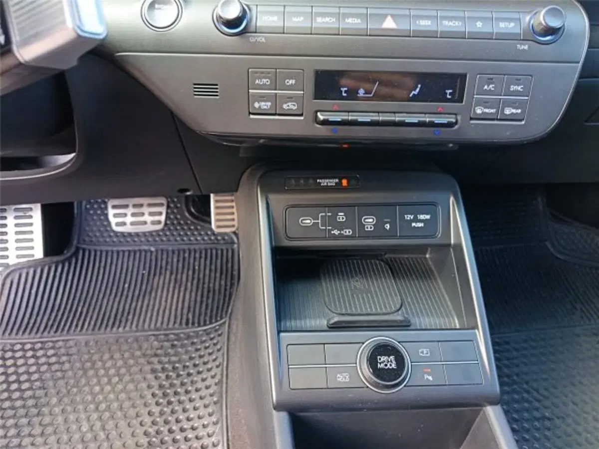 Hyundai Kona usata a Bari (18)