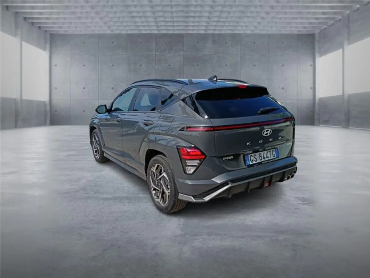 Hyundai Kona usata a Bari (4)