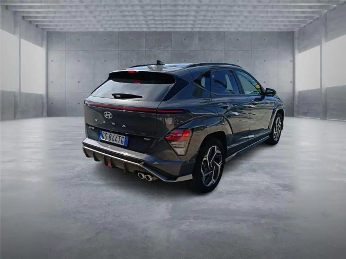 Hyundai Kona usata a Bari (6)