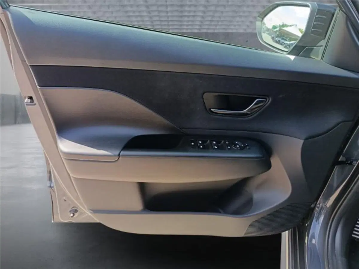 Hyundai Kona usata a Bari (9)